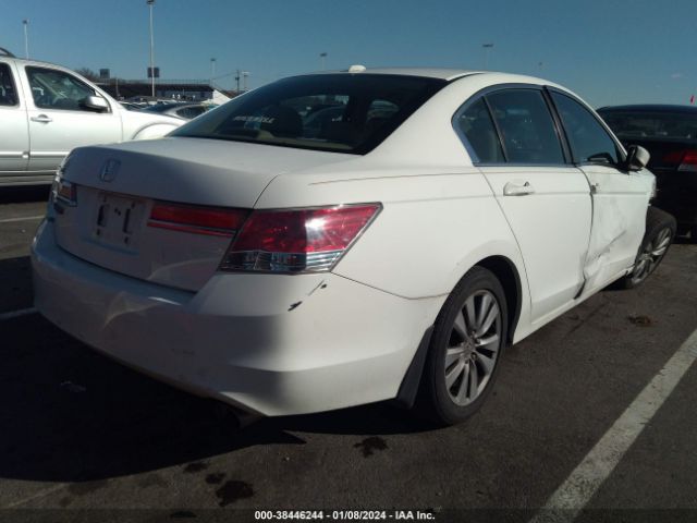 Photo 3 VIN: 1HGCP2F86BA017899 - HONDA ACCORD 