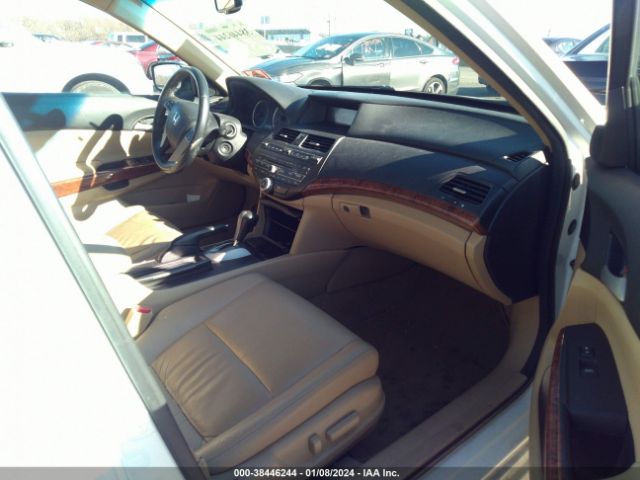 Photo 4 VIN: 1HGCP2F86BA017899 - HONDA ACCORD 