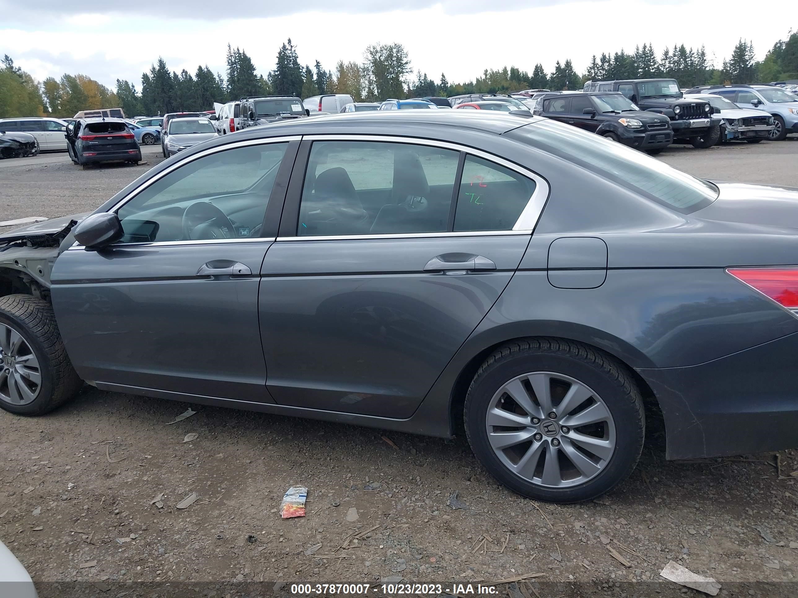 Photo 14 VIN: 1HGCP2F86BA801872 - HONDA ACCORD 