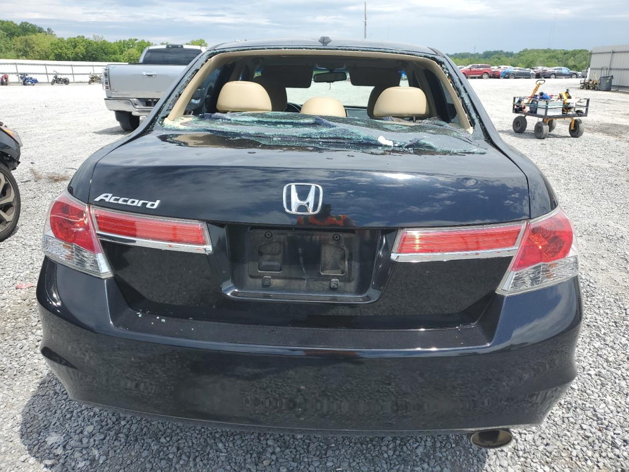 Photo 5 VIN: 1HGCP2F86CA086450 - HONDA ACCORD 