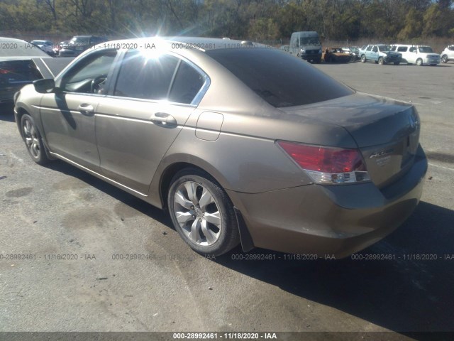 Photo 2 VIN: 1HGCP2F87AA001466 - HONDA ACCORD SDN 