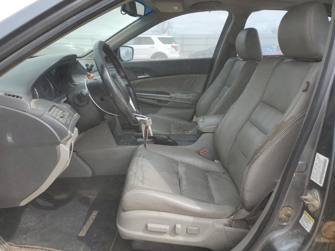 Photo 6 VIN: 1HGCP2F87AA042776 - HONDA ACCORD 