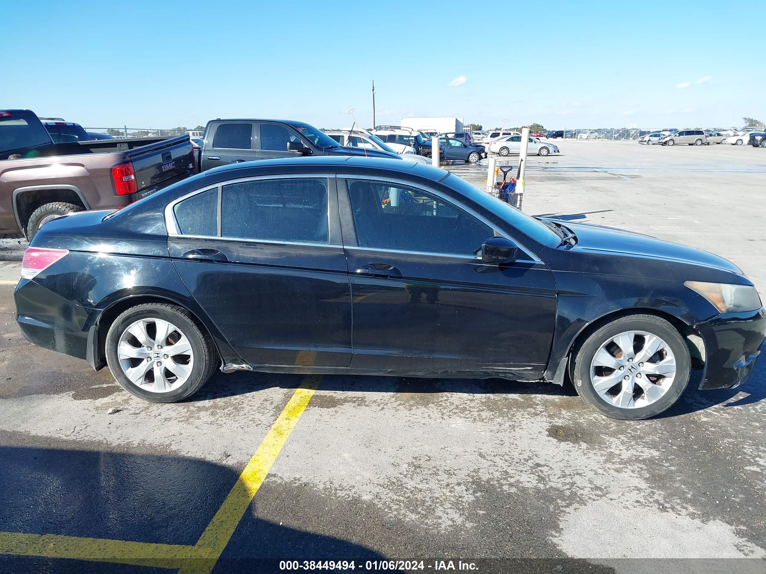 Photo 12 VIN: 1HGCP2F87AA045709 - HONDA ACCORD 