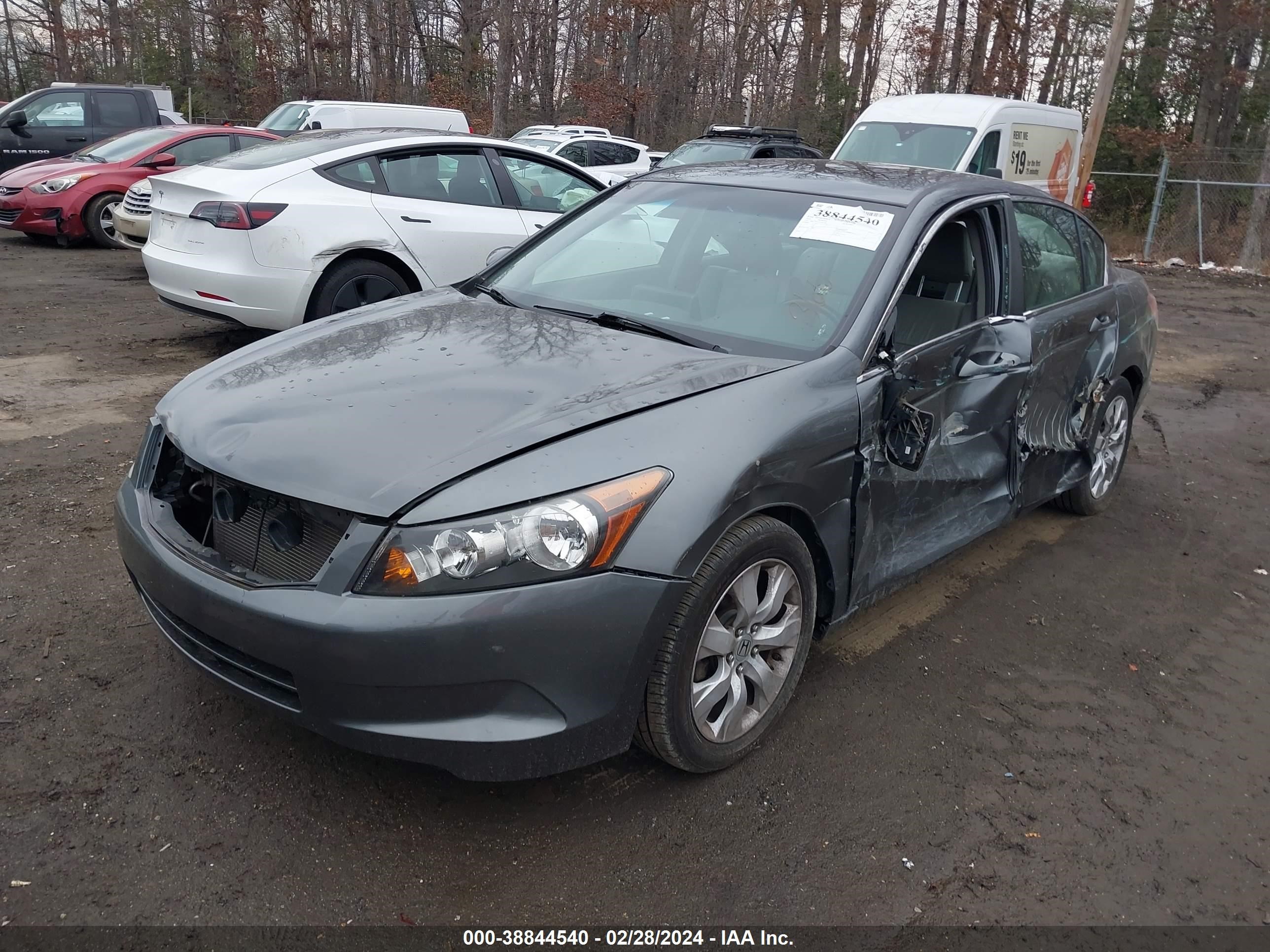 Photo 1 VIN: 1HGCP2F87AA087393 - HONDA ACCORD 