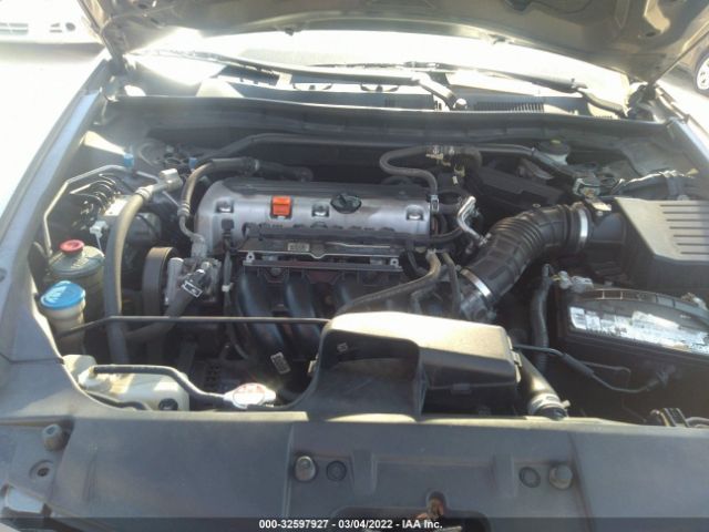 Photo 9 VIN: 1HGCP2F87AA119971 - HONDA ACCORD SDN 