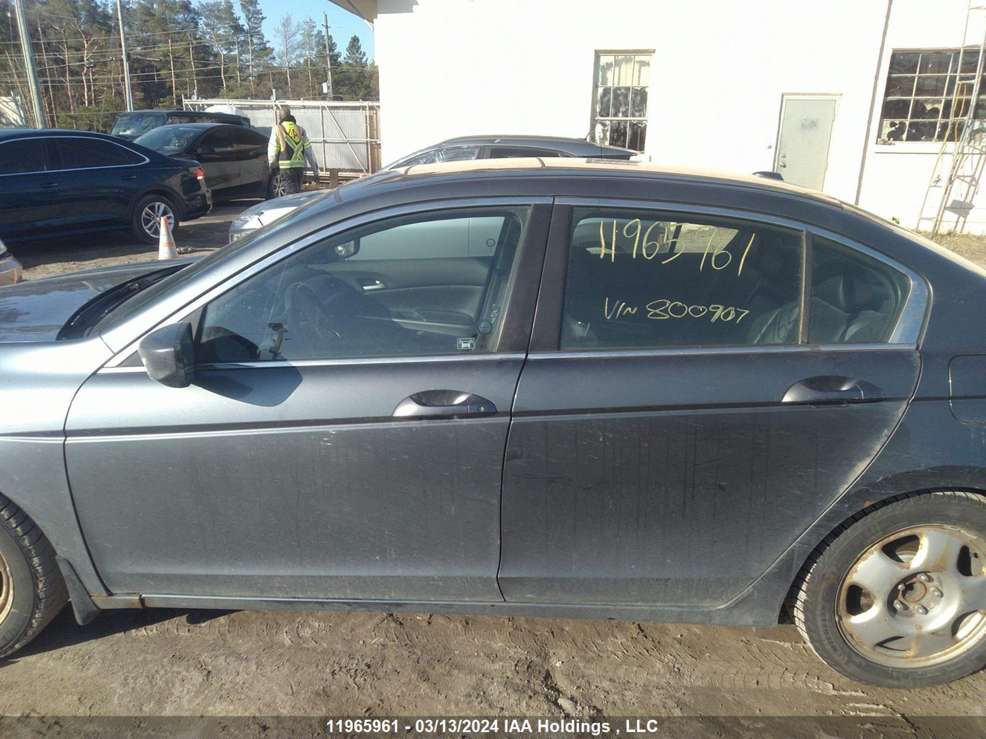 Photo 13 VIN: 1HGCP2F87AA800907 - HONDA ACCORD 