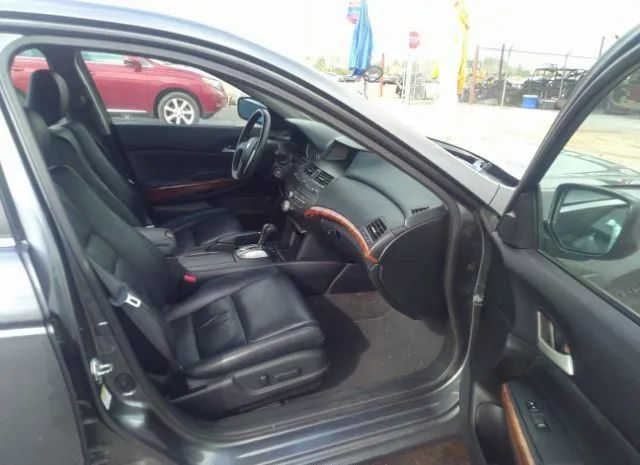 Photo 4 VIN: 1HGCP2F87BA029981 - HONDA ACCORD SDN 