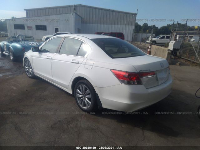 Photo 2 VIN: 1HGCP2F87BA061538 - HONDA ACCORD SDN 