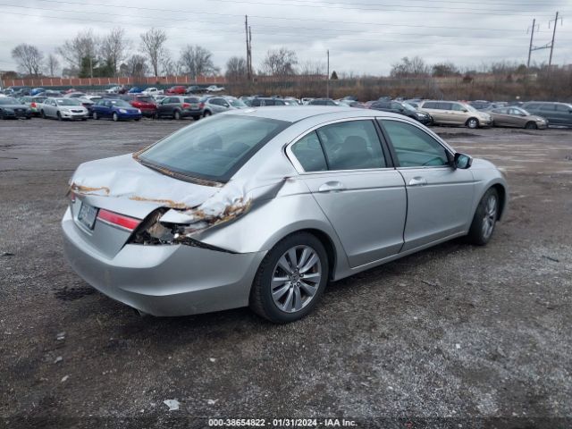 Photo 3 VIN: 1HGCP2F87BA080901 - HONDA ACCORD 