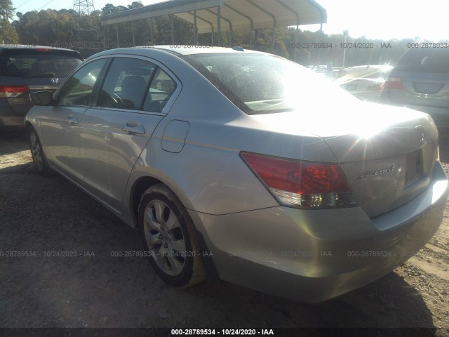 Photo 2 VIN: 1HGCP2F88AA079772 - HONDA ACCORD SDN 