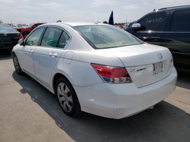 Photo 2 VIN: 1HGCP2F88AA104380 - HONDA ACCORD EXL 