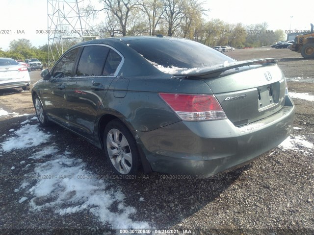 Photo 2 VIN: 1HGCP2F88AA168418 - HONDA ACCORD SDN 