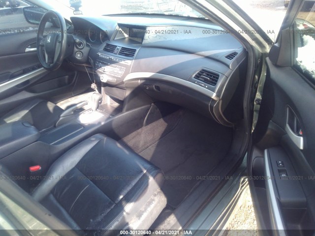 Photo 4 VIN: 1HGCP2F88AA168418 - HONDA ACCORD SDN 