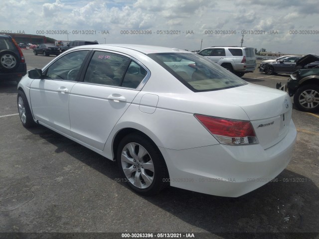 Photo 2 VIN: 1HGCP2F88AA190094 - HONDA ACCORD SDN 