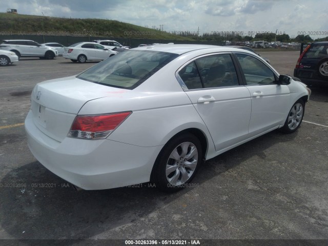 Photo 3 VIN: 1HGCP2F88AA190094 - HONDA ACCORD SDN 