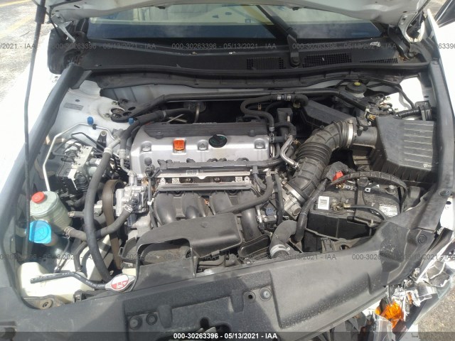 Photo 9 VIN: 1HGCP2F88AA190094 - HONDA ACCORD SDN 