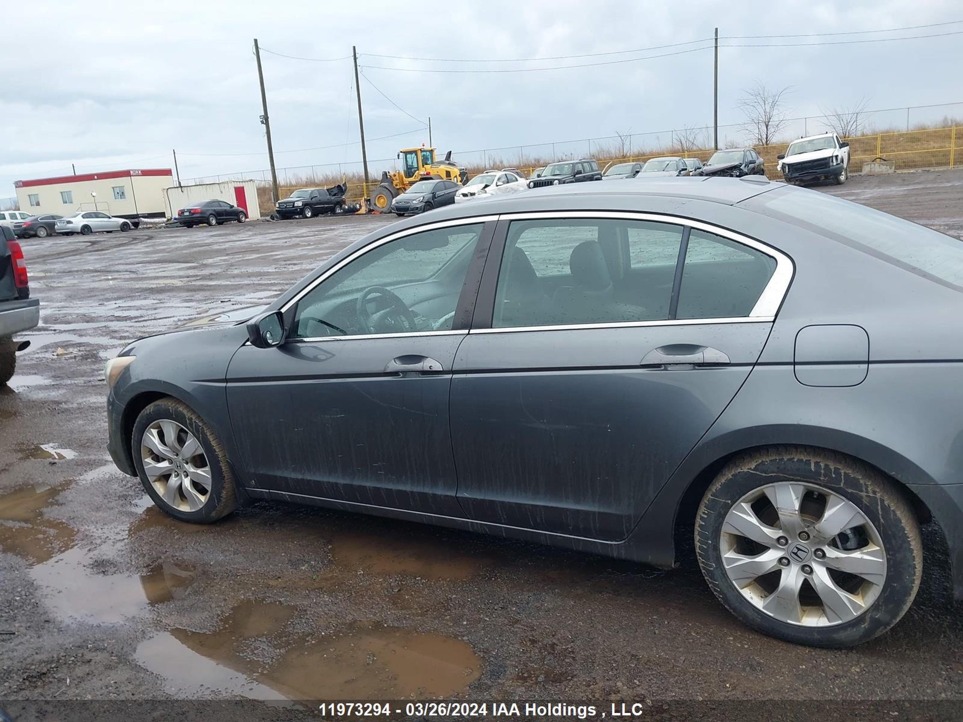 Photo 13 VIN: 1HGCP2F88AA804027 - HONDA ACCORD 