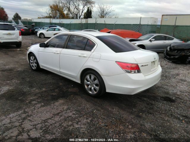 Photo 2 VIN: 1HGCP2F88AA807820 - HONDA ACCORD 