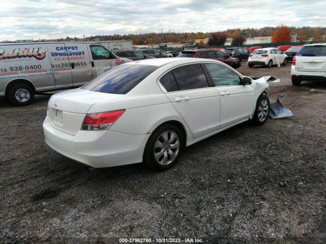 Photo 3 VIN: 1HGCP2F88AA807820 - HONDA ACCORD 