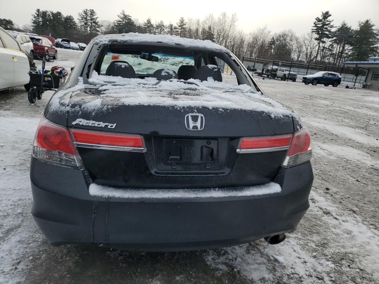 Photo 5 VIN: 1HGCP2F88BA053948 - HONDA ACCORD 