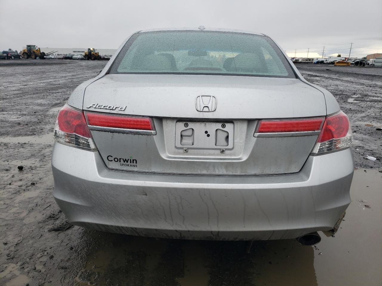 Photo 5 VIN: 1HGCP2F88BA078025 - HONDA ACCORD 