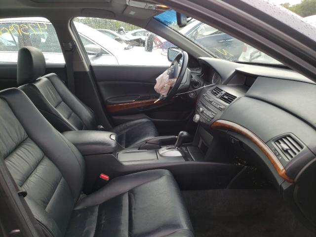 Photo 4 VIN: 1HGCP2F88BA082799 - HONDA ACCORD SDN 