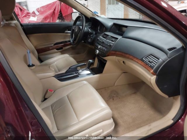 Photo 4 VIN: 1HGCP2F88BA095150 - HONDA ACCORD 