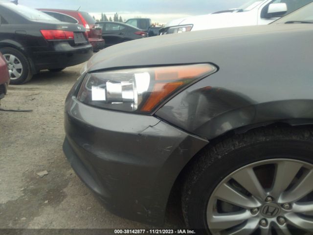 Photo 5 VIN: 1HGCP2F88CA053868 - HONDA ACCORD SDN 