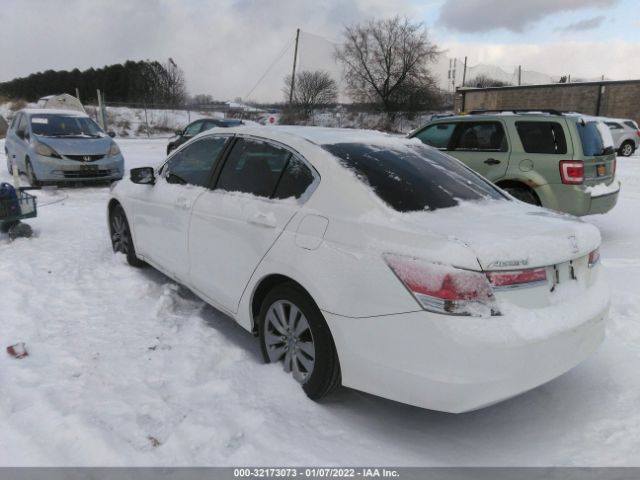 Photo 2 VIN: 1HGCP2F88CA055913 - HONDA ACCORD SDN 