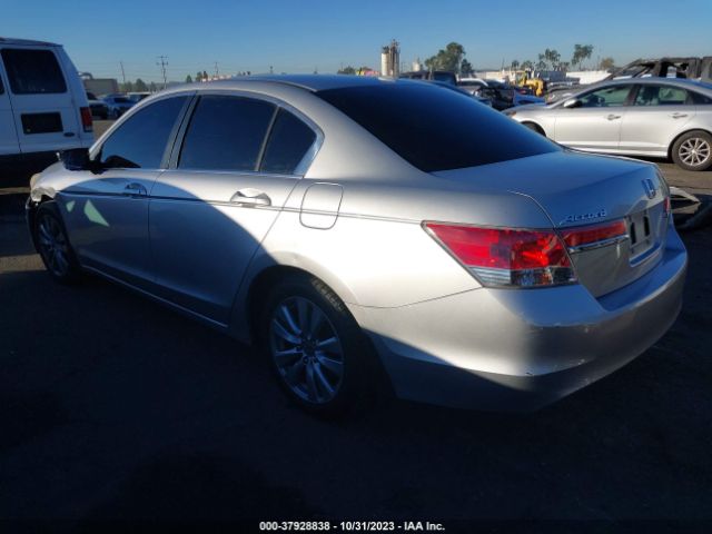 Photo 2 VIN: 1HGCP2F88CA140928 - HONDA ACCORD SDN 