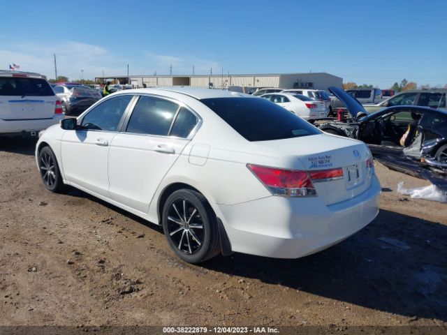 Photo 2 VIN: 1HGCP2F88CA153551 - HONDA ACCORD SDN 