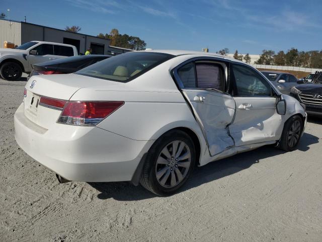 Photo 2 VIN: 1HGCP2F88CA185366 - HONDA ACCORD 