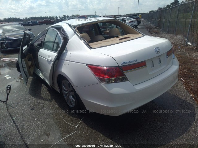 Photo 2 VIN: 1HGCP2F88CA224828 - HONDA ACCORD SDN 