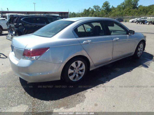 Photo 3 VIN: 1HGCP2F89AA000769 - HONDA ACCORD SDN 