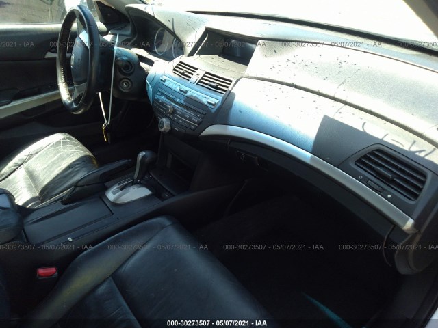 Photo 4 VIN: 1HGCP2F89AA000769 - HONDA ACCORD SDN 