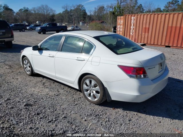 Photo 2 VIN: 1HGCP2F89AA104355 - HONDA ACCORD 