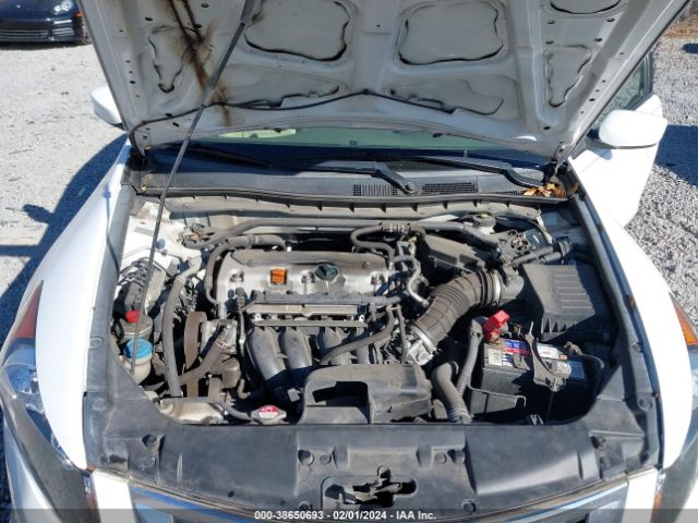 Photo 9 VIN: 1HGCP2F89AA104355 - HONDA ACCORD 