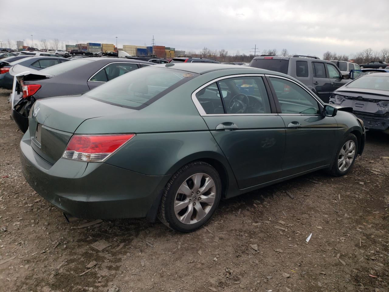 Photo 2 VIN: 1HGCP2F89AA147996 - HONDA ACCORD 