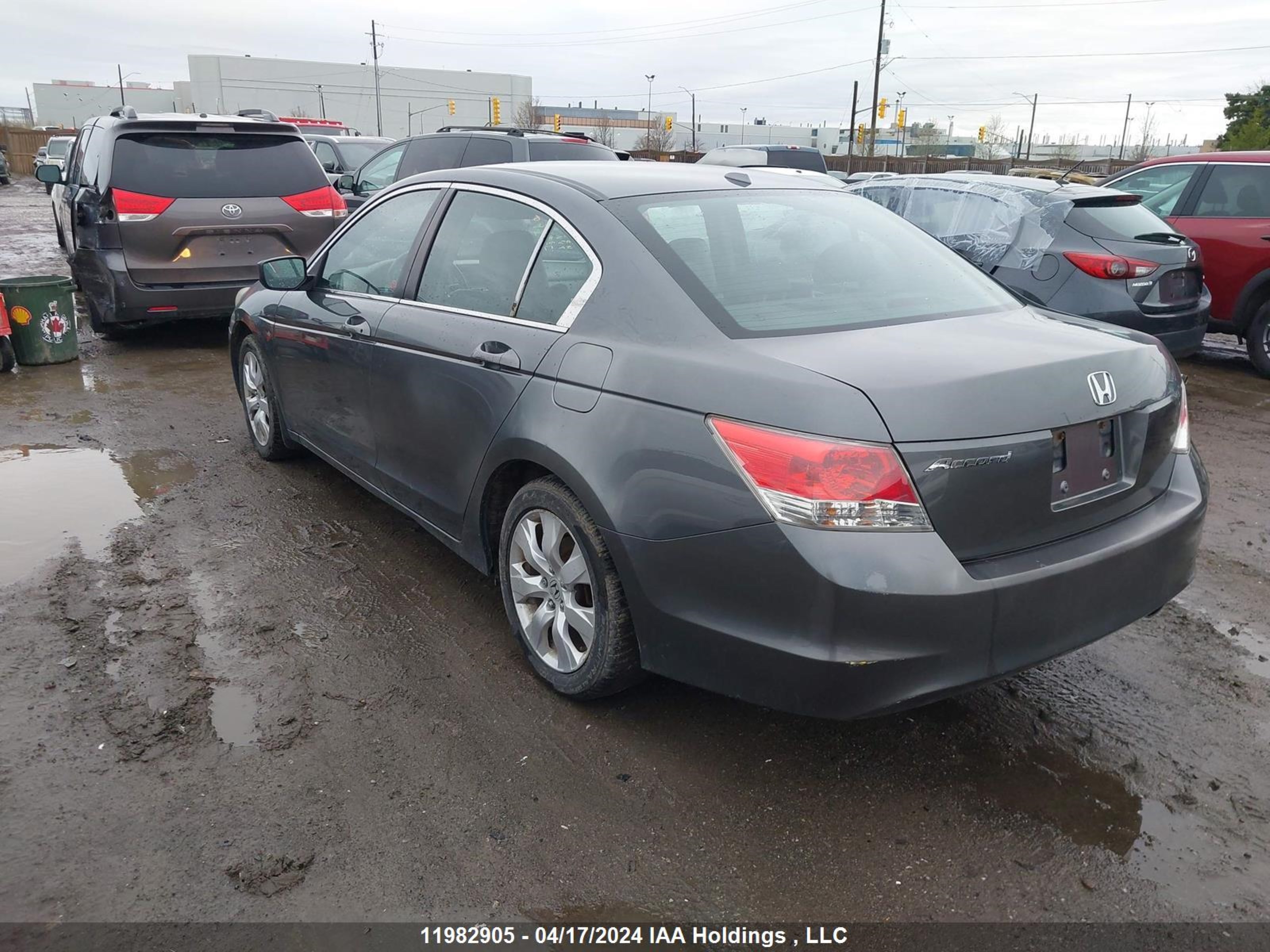 Photo 2 VIN: 1HGCP2F89AA805378 - HONDA ACCORD 