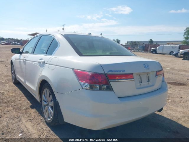 Photo 2 VIN: 1HGCP2F89BA024426 - HONDA ACCORD 