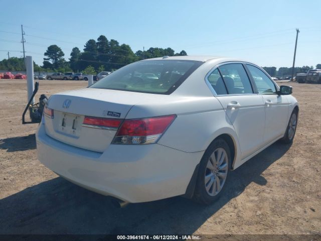 Photo 3 VIN: 1HGCP2F89BA024426 - HONDA ACCORD 