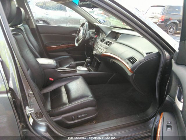 Photo 4 VIN: 1HGCP2F89BA059970 - HONDA ACCORD SDN 