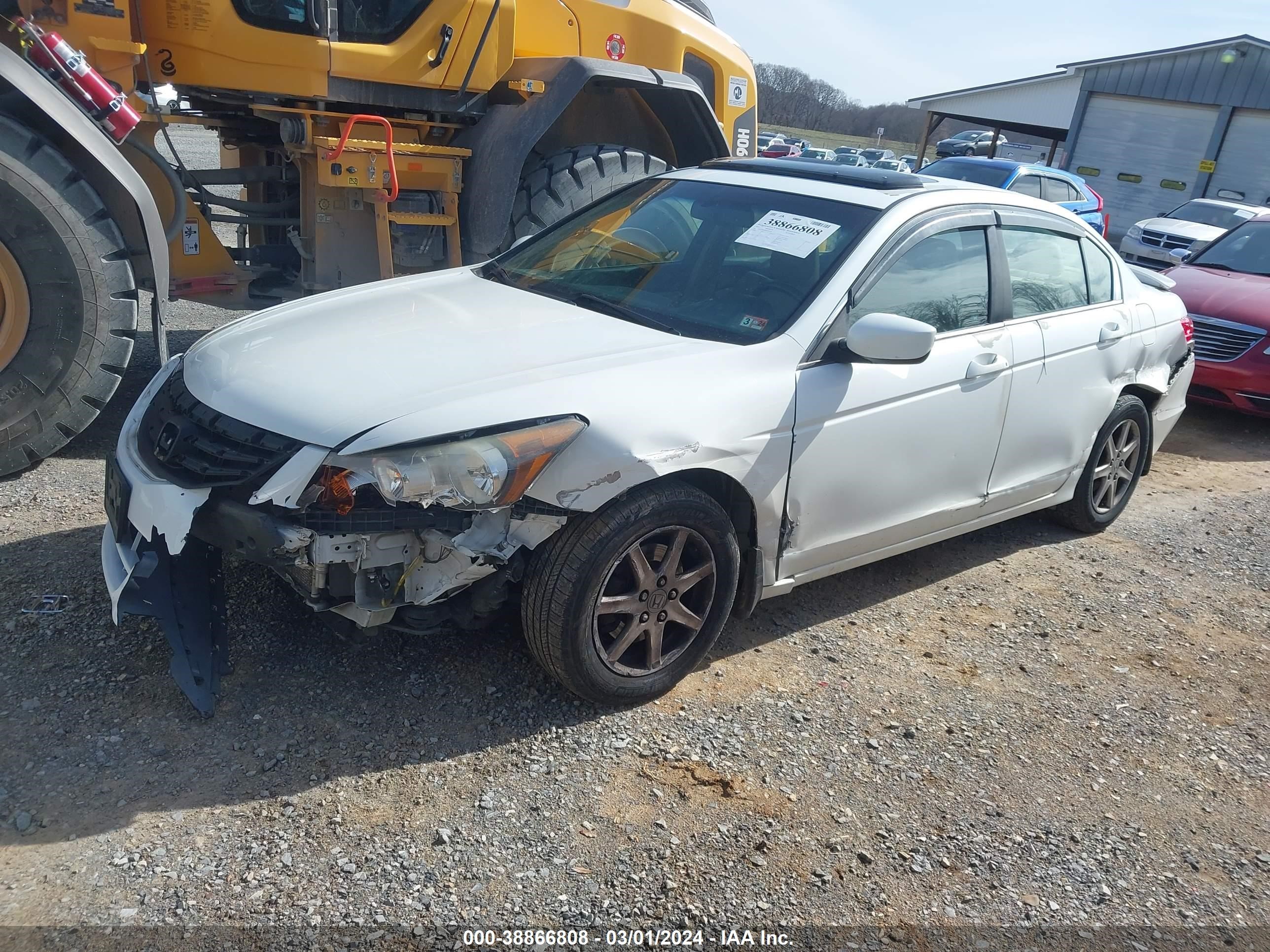 Photo 1 VIN: 1HGCP2F89BA086926 - HONDA ACCORD 