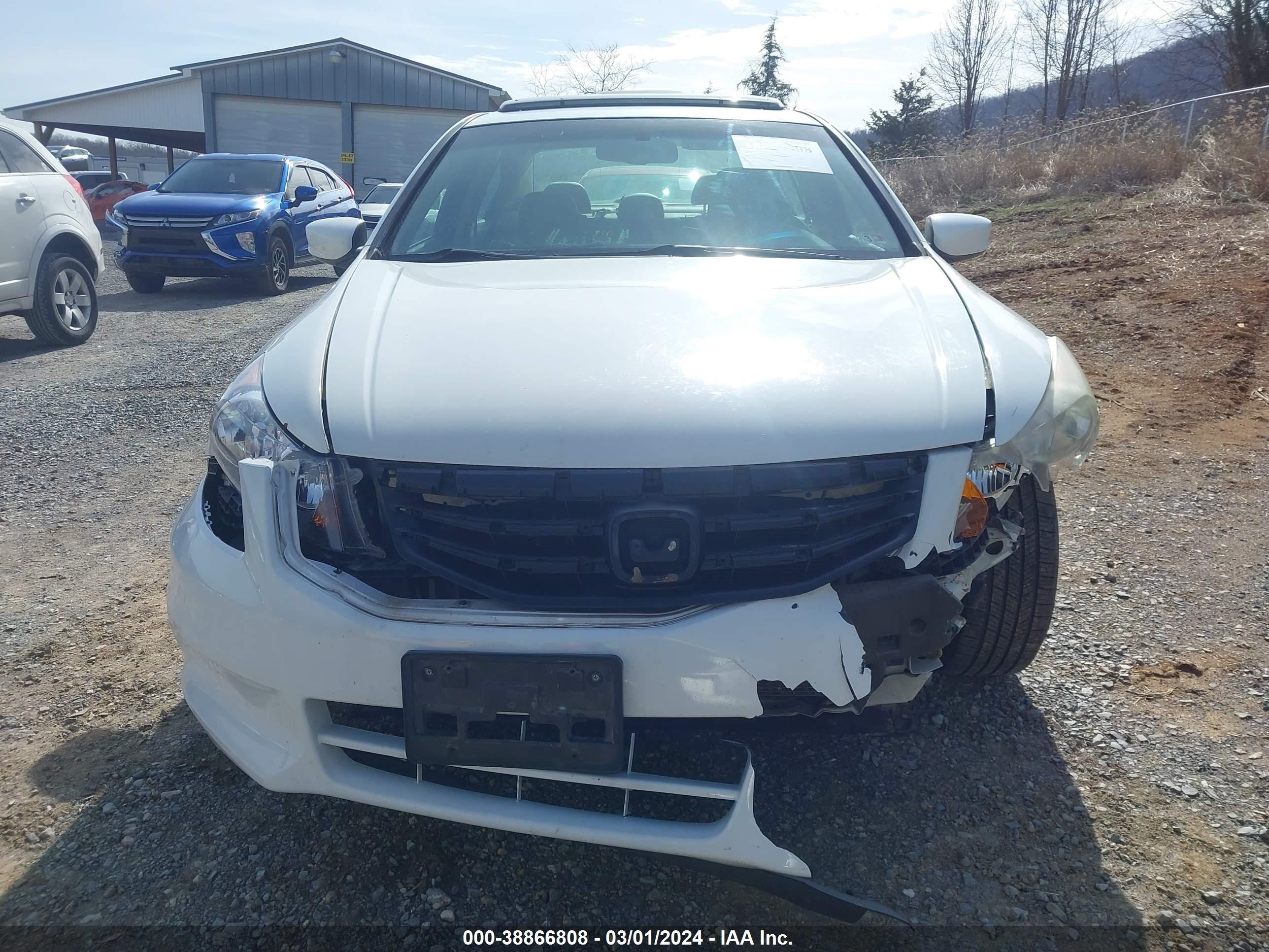 Photo 12 VIN: 1HGCP2F89BA086926 - HONDA ACCORD 