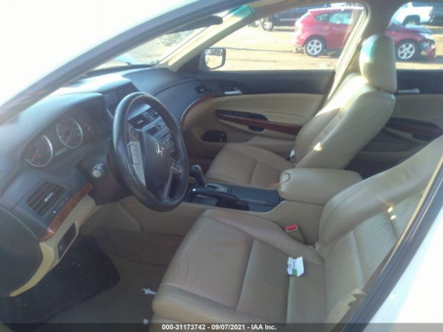 Photo 4 VIN: 1HGCP2F89CA204068 - HONDA ACCORD SDN 