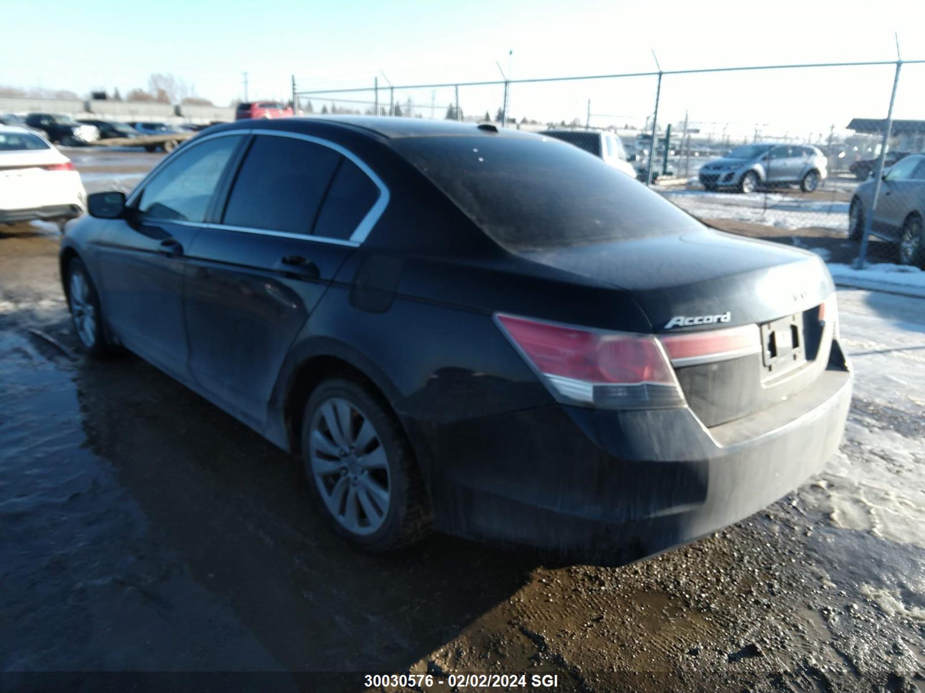 Photo 2 VIN: 1HGCP2F89CA800376 - HONDA ACCORD 