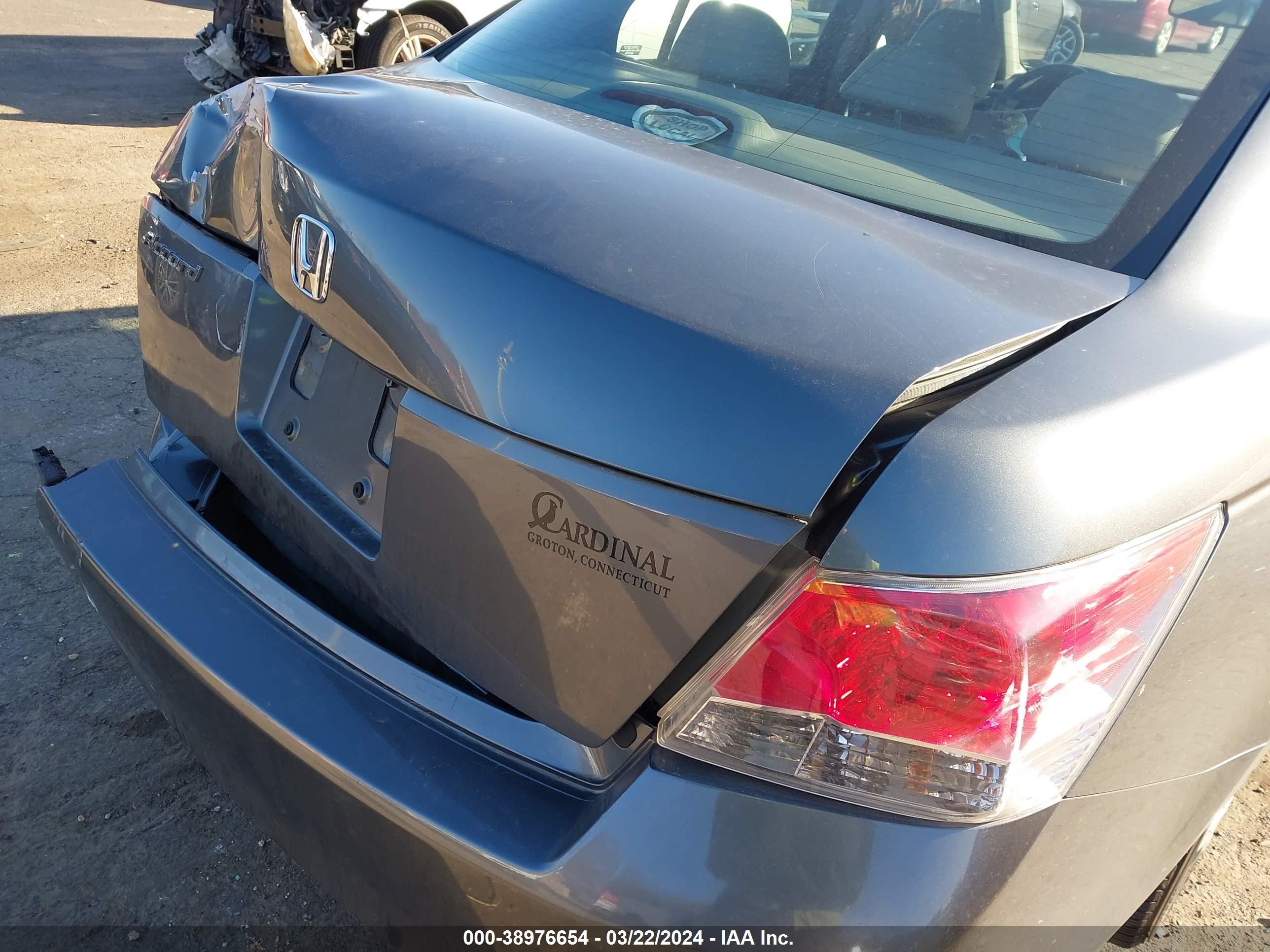 Photo 12 VIN: 1HGCP2F8XAA046935 - HONDA ACCORD 