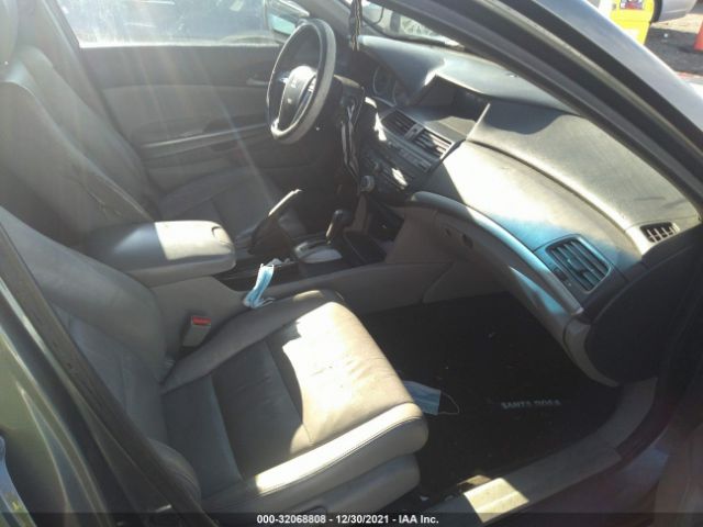 Photo 4 VIN: 1HGCP2F8XAA084309 - HONDA ACCORD SDN 