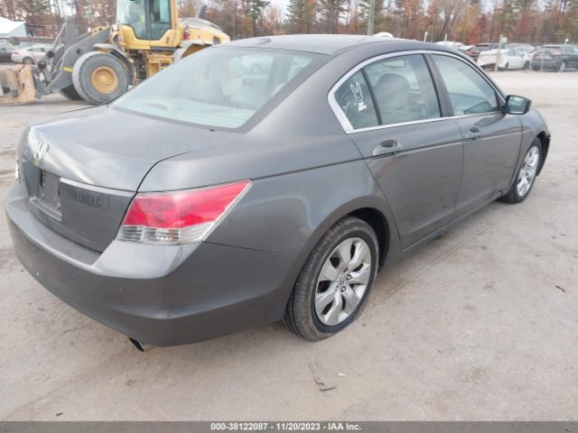 Photo 3 VIN: 1HGCP2F8XAA084388 - HONDA ACCORD 