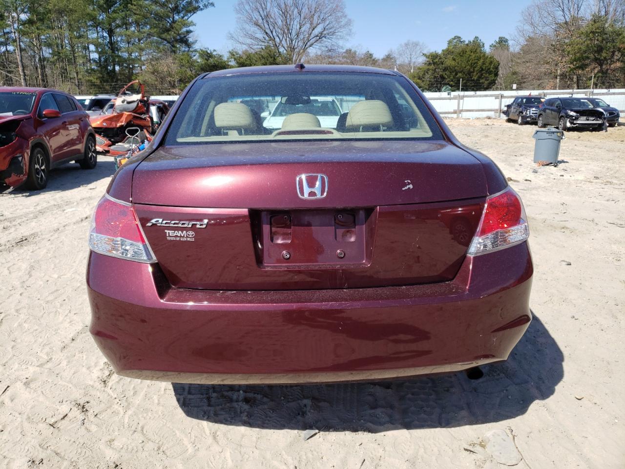 Photo 5 VIN: 1HGCP2F8XAA085699 - HONDA ACCORD 